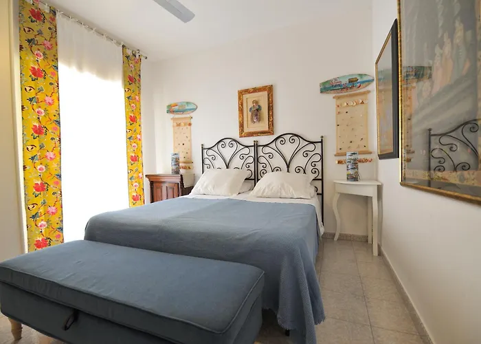 La Casa Di Paola * Giardini Naxos